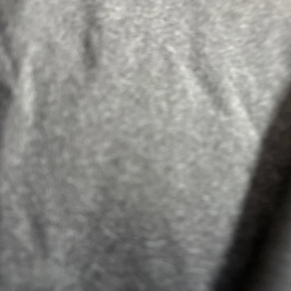 Under Armour Shirt Mens Small Gray Long Sleeve Crew Neck Base Layer Athletic